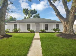 5215 Trail Lake Dr, Houston, TX 77045
