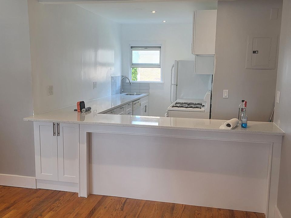 1st image of 205 E Broadway APT 5B