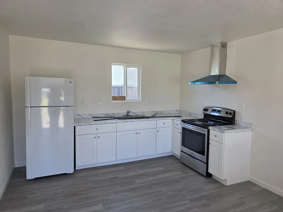 3215 W Capitol Ave #3