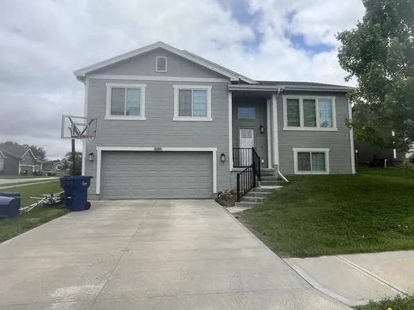 7809 N 82nd St, Omaha, NE 68122