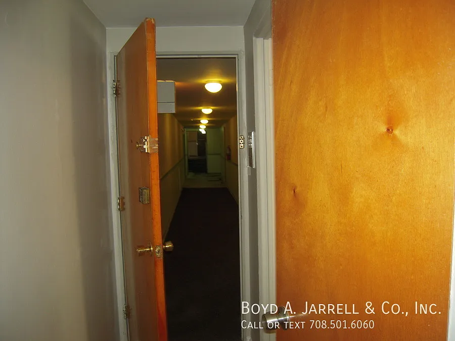 Rent Special $850.00 Air conditioned, one bedroom, immediate occupancy — Photo 4