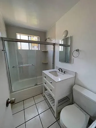 2 bed, 800 sqft, $3,200 — Photo 2