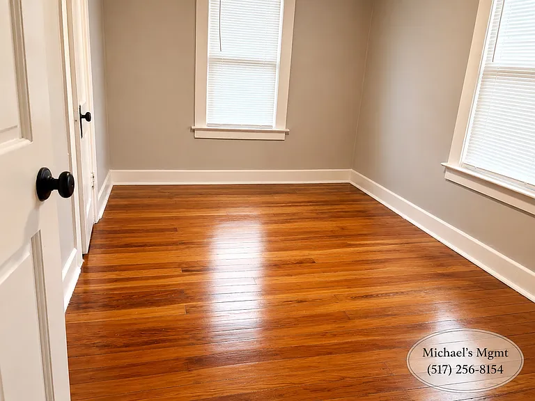 404 Leslie St — Photo 10