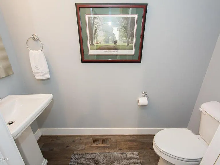 1704 Coral Ct — Photo 32