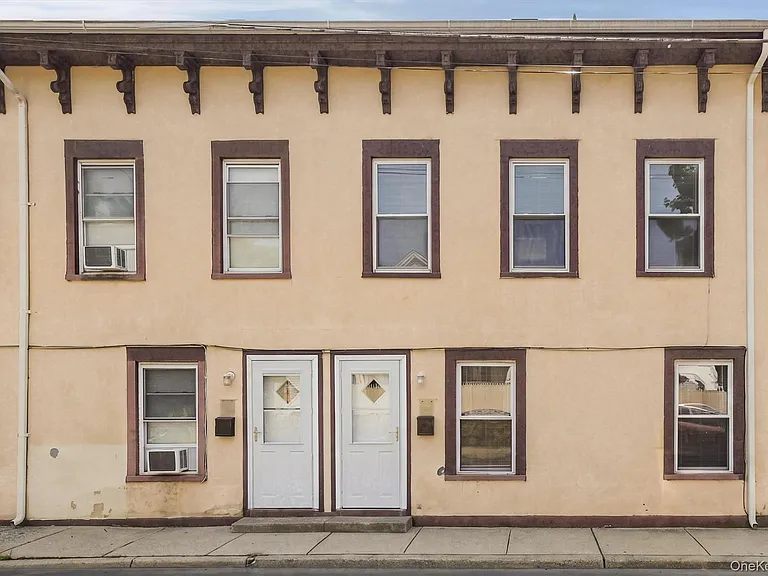 30 Center St — Photo 24