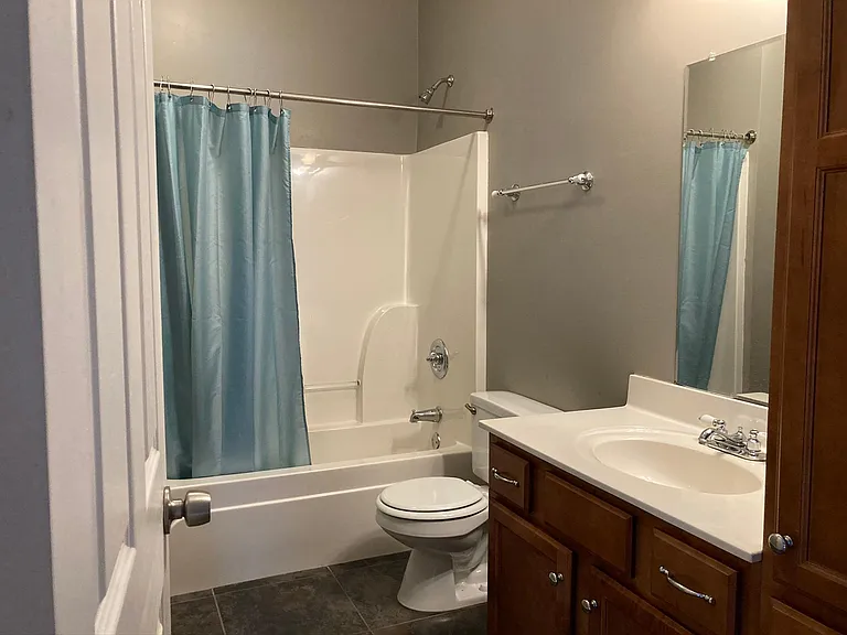 814 Shelby Ave — Photo 16