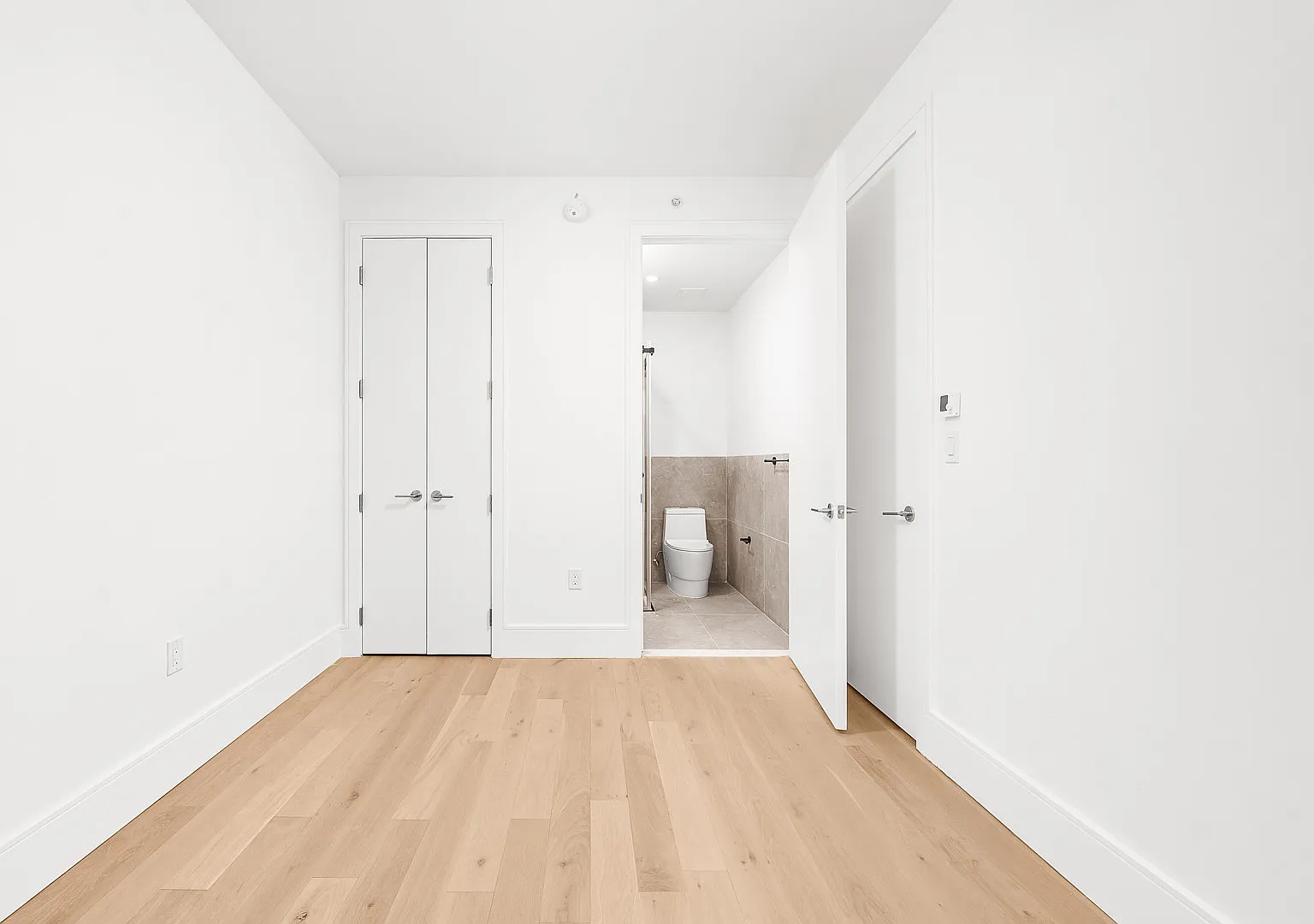 151 South Elliott Place — Photo 2