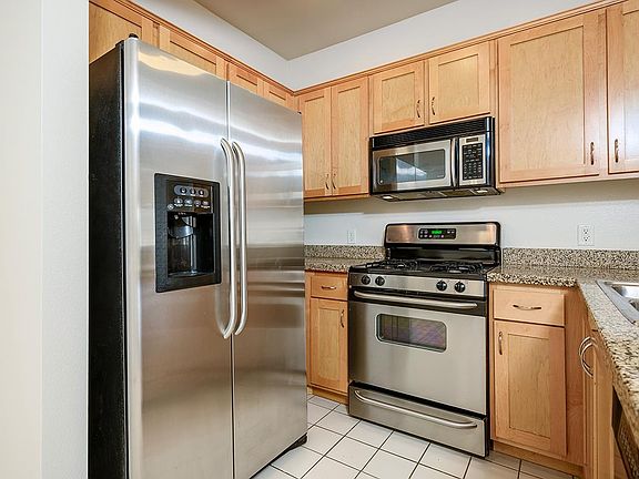 3rd image of 450 J St #319