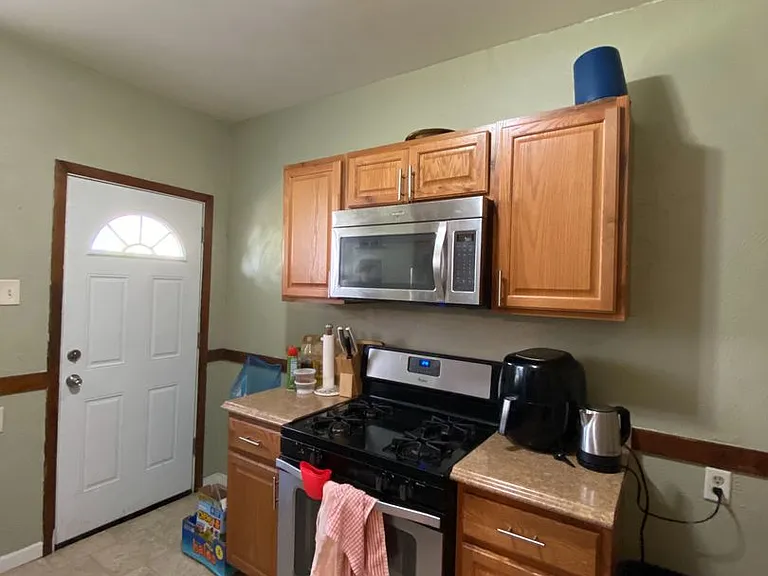 405 Edgemont St — Photo 8