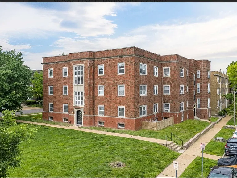 6300 N Rosebury Ave #1N — Photo 9
