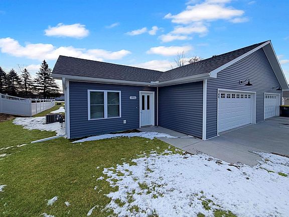 2nd image of 1956 Retzlaff Drive