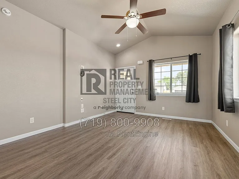 3002 W 22nd St — Photo 5