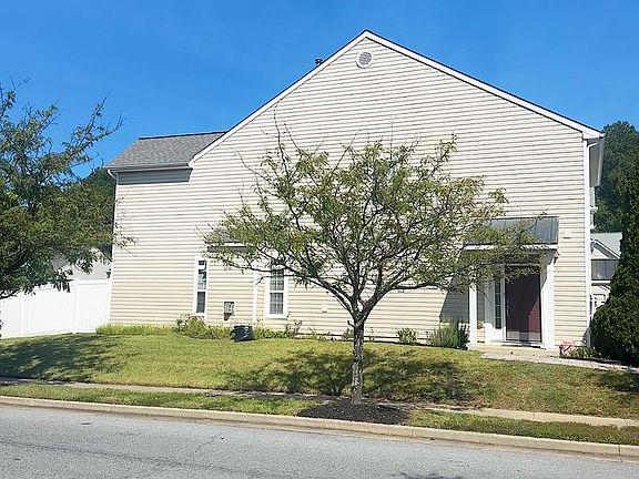 3rd image of 200 Brant Way