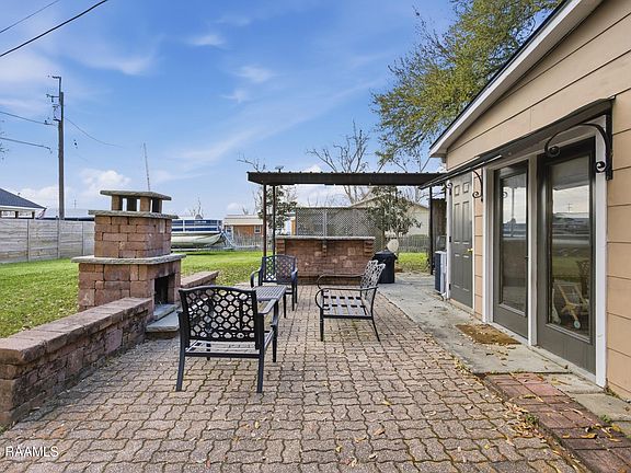 5th image of 107 Campania St