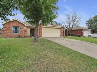 1011 Hampton Dr, Forney, TX 75126