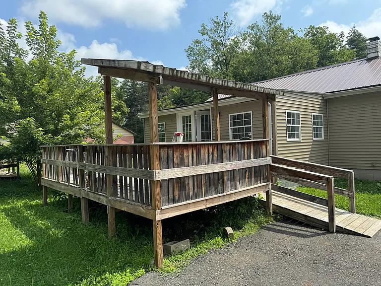 197 Route 715 — Photo 4