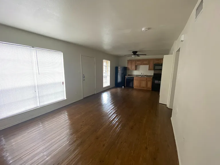 Midtown Manor and Towers Apartments Living Room