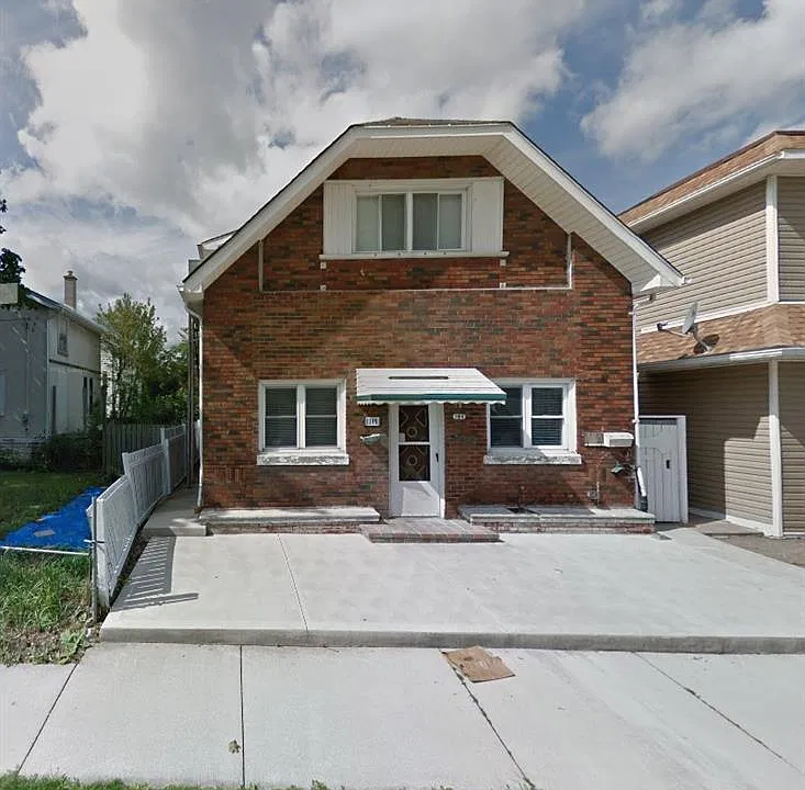1189 Marion Ave