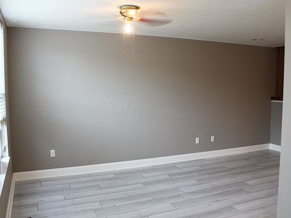 4th image of 348 Oxford Oak Dr