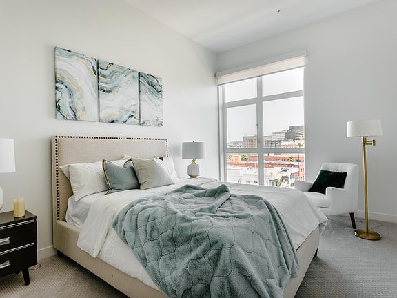 4th image of 801 S Berendo St APT 409