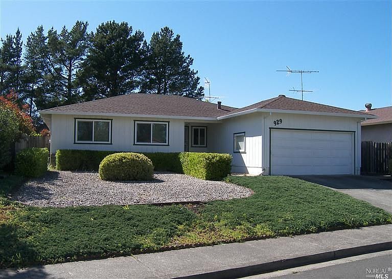 1st image of 929 Manor Dr