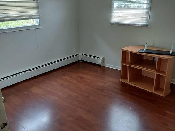 5th image of 221 Mount Pleasant Ave