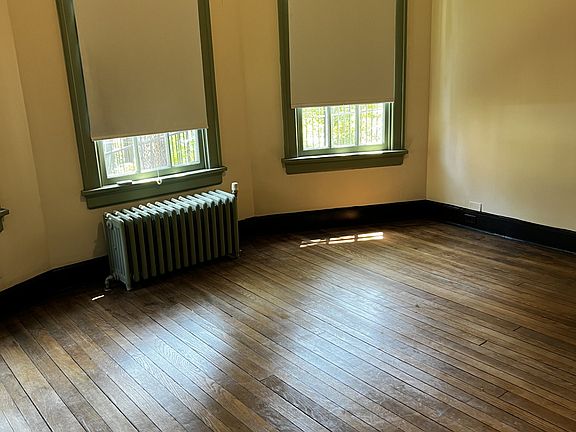 2nd image of 415 Scotland St #C