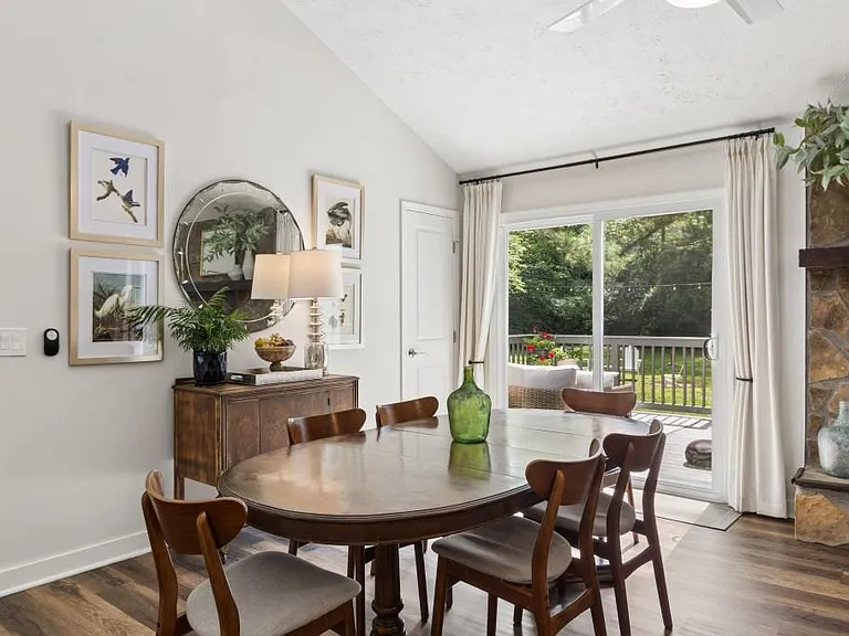 2506 Kingsley Dr NE — Photo 11