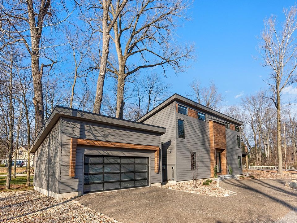 1st image of 10024 Townline Ave