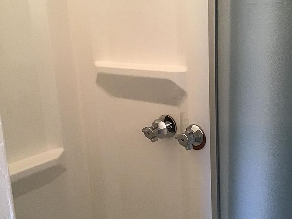 Front bath shower, no tube