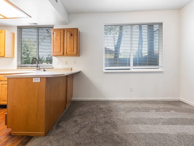 1600 Pinebrook Blvd #E1 — Photo 5