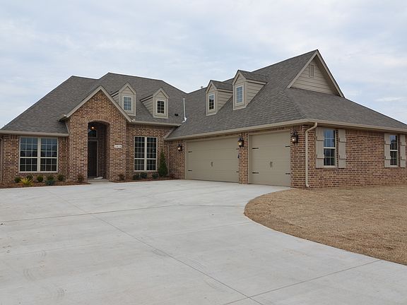 New construction. Casey Plan www.LeeSignatureProperties.com Picture is of previously built Casey Plan.