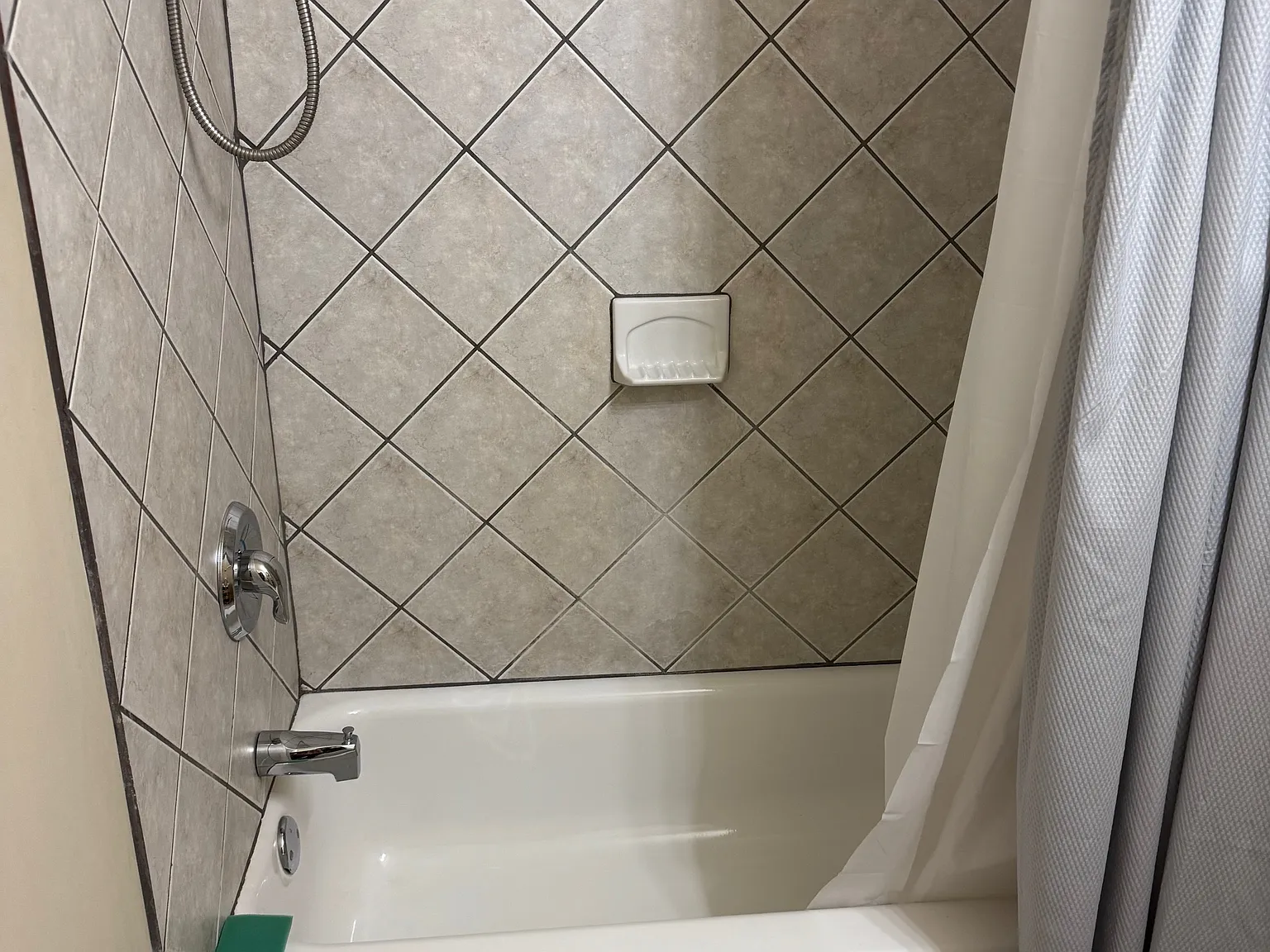 3 bed, 1351 sqft, $800 — Photo 4