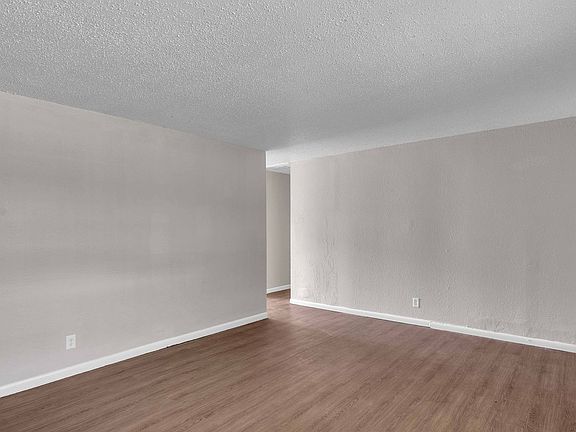 4th image of 12431 E 11th Ct #12431