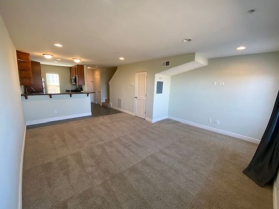 3rd image of 172 Mar Vista Dr