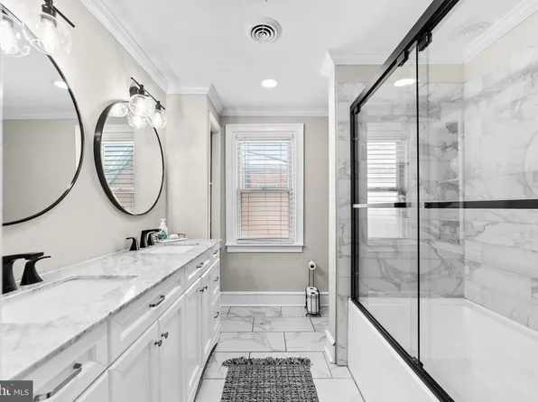 6330 Argyle St, Philadelphia, PA 19111