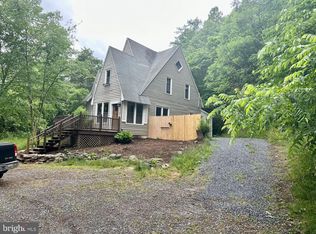 200 North St, Millheim, PA 16854