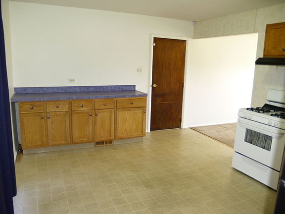 5th image of 4450 Windsor Ct