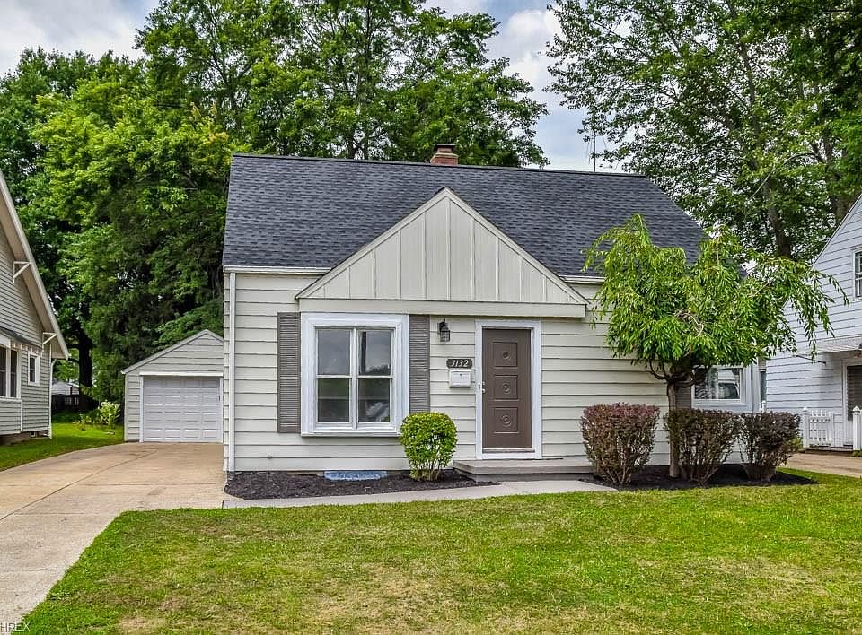 1st image of 3132 Oakwood Dr