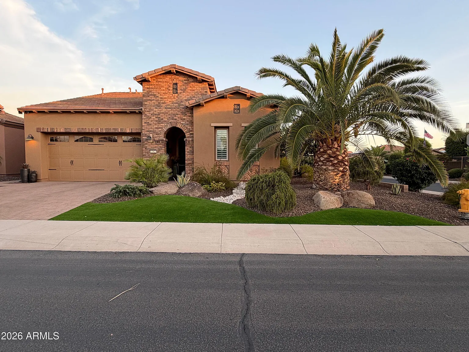 2 bed, 2.0 bath, 1925 sqft, $4,950 — Photo 1