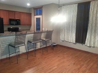 1608 Deerwood Ln, Faribault, MN 55021