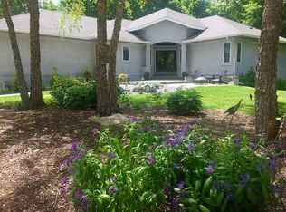 2854 Timberview Trl, Chaska, MN 55318