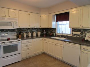 14808 Sycamore St, Grafton, IL 62037