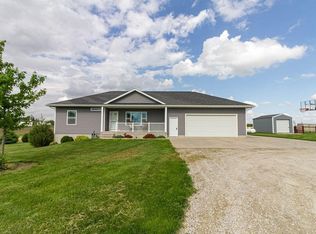 5596 32nd Ave, Center Point, IA 52213