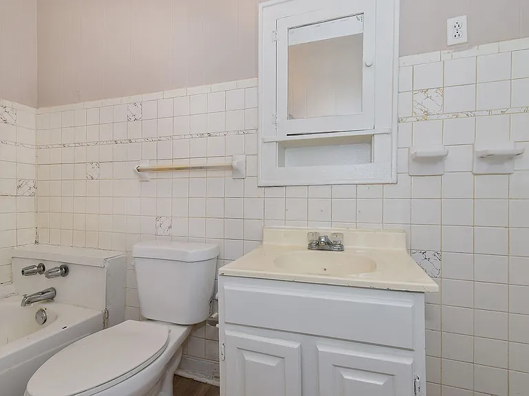 3814 Roberts St — Photo 17