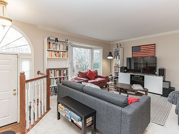 4th image of 6806 McLean Province Cir