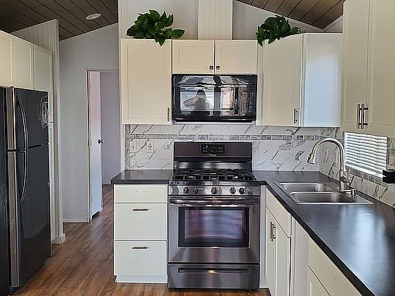 Vaulted cedar ceiling led 