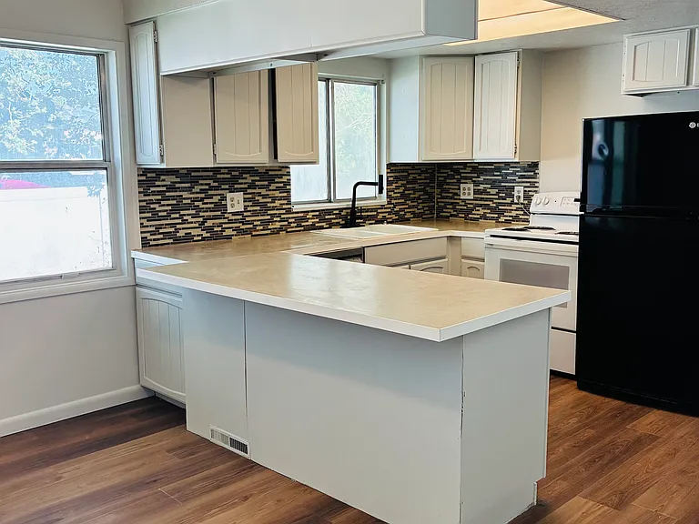 4640 S 475 W — Photo 13