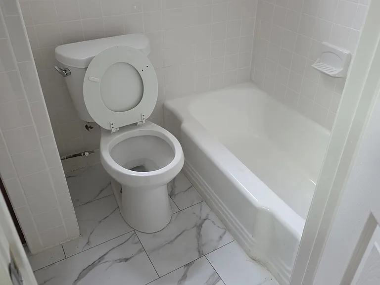 612-613 N 5th St #2R — Photo 2
