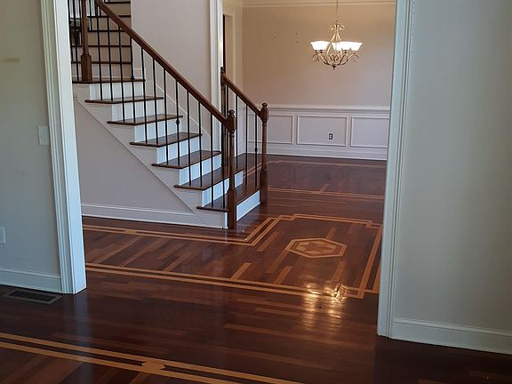 2nd image of 418 Silverton Dr